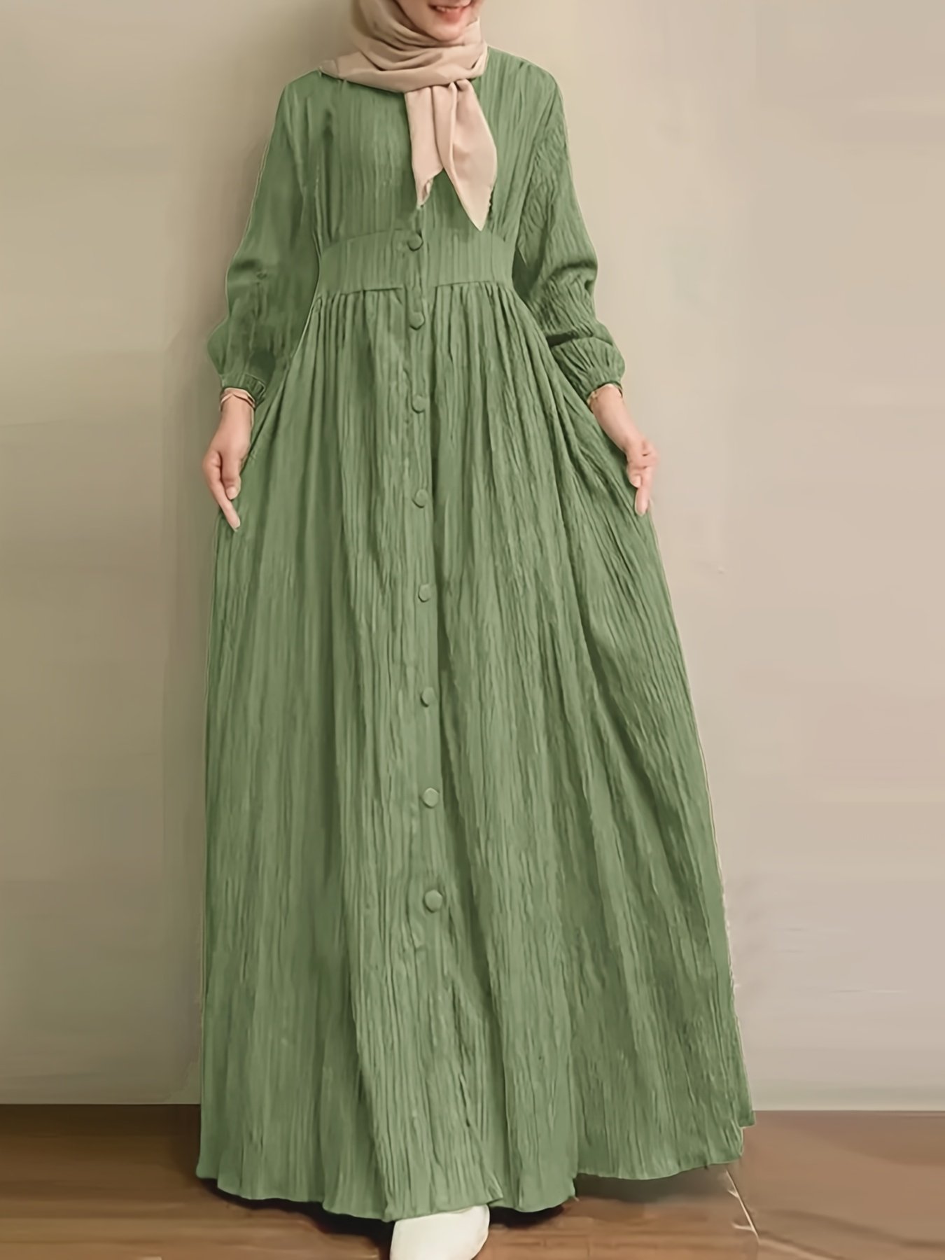 Robe élégante plissée pour femme avec taille froncée et détails boutonnés - Couleur unie, manches longues, col rond, polyester, vert, parfaite pour toutes les saisons