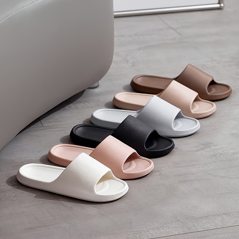 Chaussons à Semelle Épaisse Antidérapants en EVA pour Femmes - Sandales de Plage Intérieur/Extérieur Confortables avec Coussinets, Chaussures Décontractées Toutes Saisons en Noir/Blanc/Gris