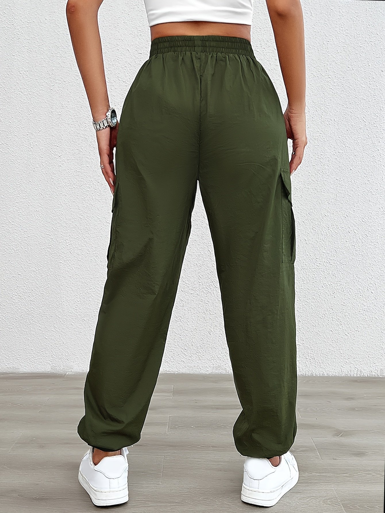 Pantalons Cargo Femme à Taille Élastique - Pantalon en Nylon Non Extensible avec Multiples Poches Utilitaires, Coupe Ample pour Tenue de Bureau, Voyage et Décontractée - Lavable en Machine, Tissu Durable, Design Fonctionnel, Idéal pour les Passionnées d'Extérieur