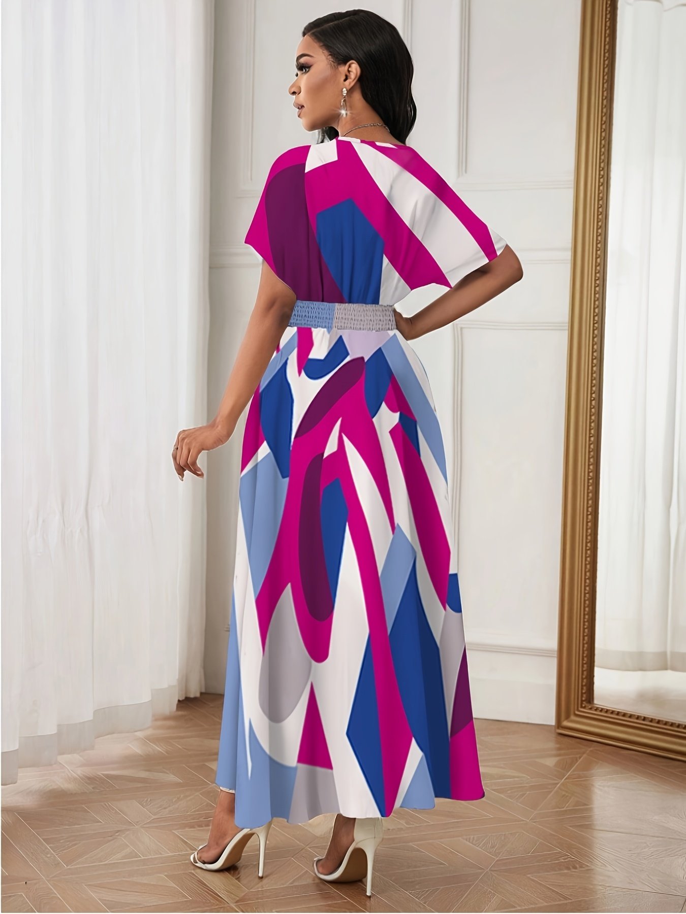 Robe Élégante Femme à Imprimé Abstrait Bleu Marine et Blanc - Col Croisé, Coupe A-Ligne, Manches Courtes Semi-Transparentes avec Détail Plissé, Lavage à la Main pour Occasions Décontractées ou Formelles Printemps/Été