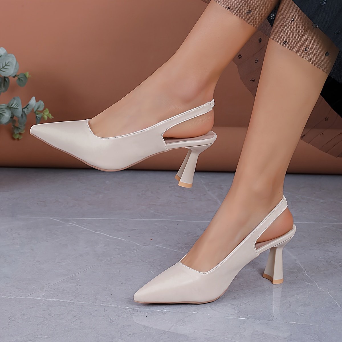 Chaussures Slingback Chic pour Femmes - Bout Pointu, Talon Aiguille, Revêtement en Microfibre Respirant, Accent Scintillant, Polyvalentes Toutes Saisons