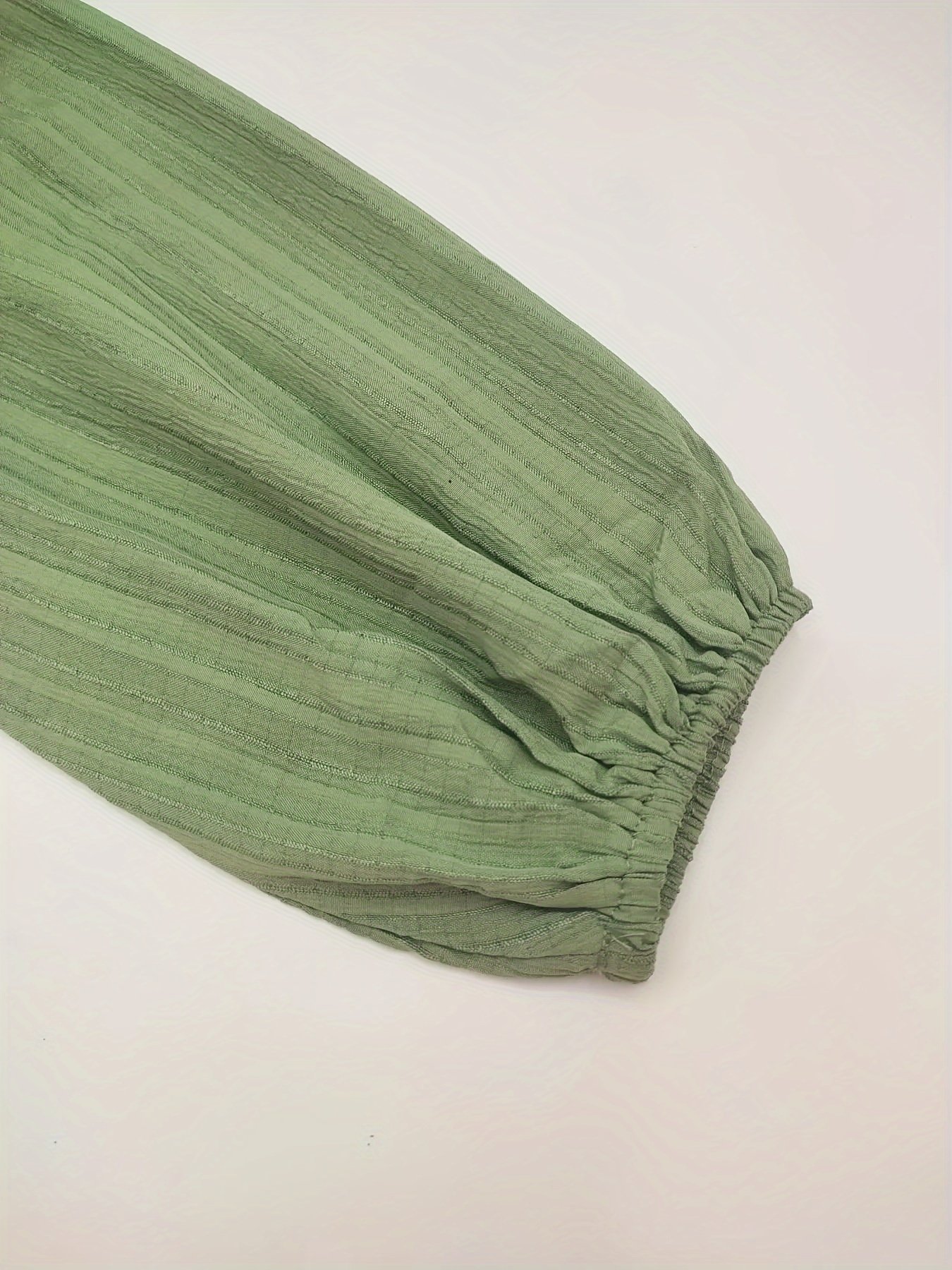 Robe Élégante pour Femme à Manches Lanterne avec Col Montant - Tissu Tricoté, Lavable en Machine, Couleur Unie, Ourlet à Volants, Détail Bouton - Parfaite pour le Printemps/Été/Automne