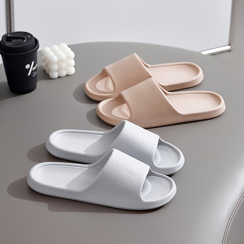 Chaussons à Semelle Épaisse Antidérapants en EVA pour Femmes - Sandales de Plage Intérieur/Extérieur Confortables avec Coussinets, Chaussures Décontractées Toutes Saisons en Noir/Blanc/Gris