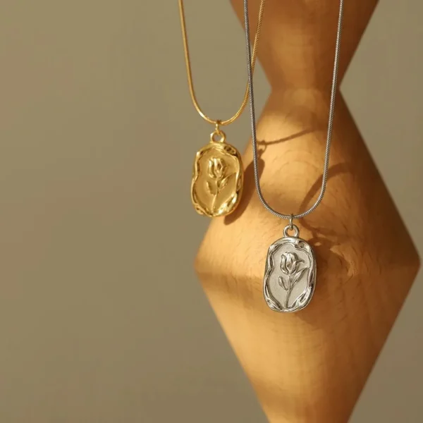 Collier avec pendentif tulipe Simple en acier inoxydable pour femmes, pendentif Rose Relievo, breloque exquise, chaîne de clavicule, bijoux de fête