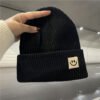 1 Bonnet Femme Hiver - Design Minimaliste avec Patch Visage Joyeux, Élastique et Doux(TEMU)