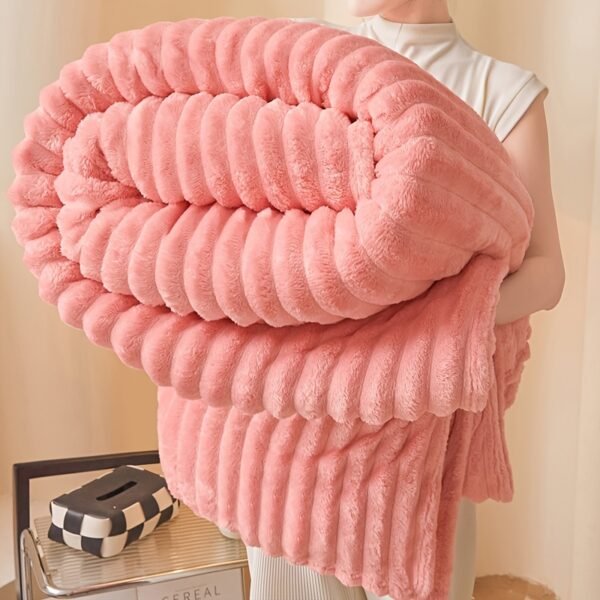 1 pc Ultra-Soft Peluche Fleece Couverture - Coussin Beige Flanelle avec Texture Côtelée, Laver en Machine, Confort Toute Saison pour Lit et Décoration de Maison, Accessoire de Confort de Lit | Texture Peluche Couverture |(TEMU)