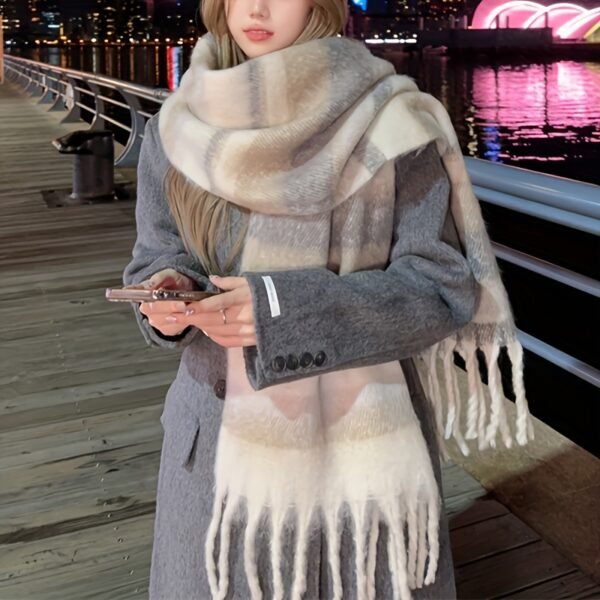 Écharpe de Luxe en Fausse Polaire pour Femme - Châle d'Hiver Épais et Confortable avec Pompons(TEMU)