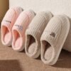 Chaussons d'intérieur- Enfiler avec dessus en tissu doux et semelle  antidérapante (TEMU)
