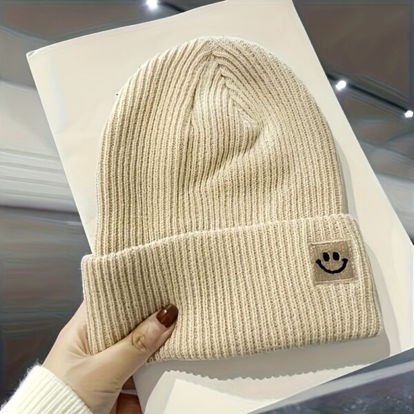1 Bonnet Femme Hiver - Design Minimaliste avec Patch Visage Joyeux, Élastique et Doux(TEMU)