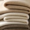 châle pour femme 100% laine - Châle et écharpe multifonctionnel élégant, minimaliste et de luxe avec fermeture à bouton-pression(TEMU)