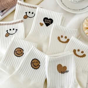 5 Paires de chaussettes pour femmes avec des graphiques de dessins animés pour une simplicité quotidienne(TEMU)