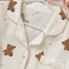 cc7eebf5-f28a-4795-a4b5-9ef273feae70 Ensemble Pyjama Femme à Col Ouvert et Imprimé Ours en Peluche Sans Plis avec Manches Longues pour l'Automne et l'Hiver (TEMU)